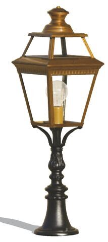 Place des Vosges 03.09. | Messing-Sockelleuchte Roger Pradier
